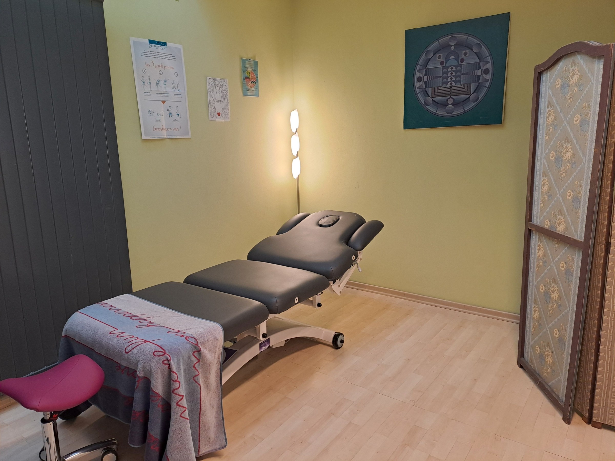 1 room of 12m² quiet, without overlooking, 5 min from M2 Bessières