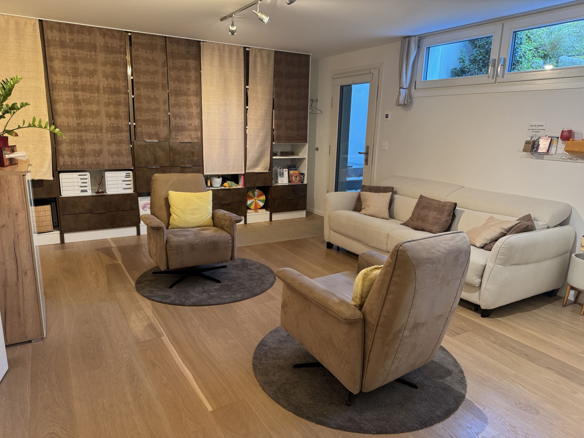 30m² with bathroom + private parking